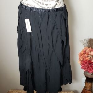 Roz & Ali NWT Black Ruffled Skirt Size 14